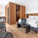 Waldhotel Szálloda Arosa