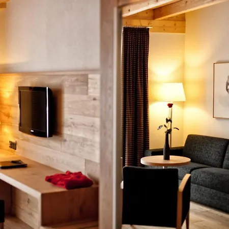 Waldhotel 4* Αρόζα