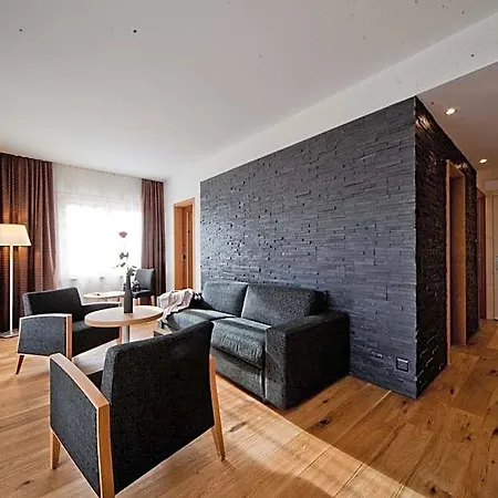 Waldhotel 4* Αρόζα